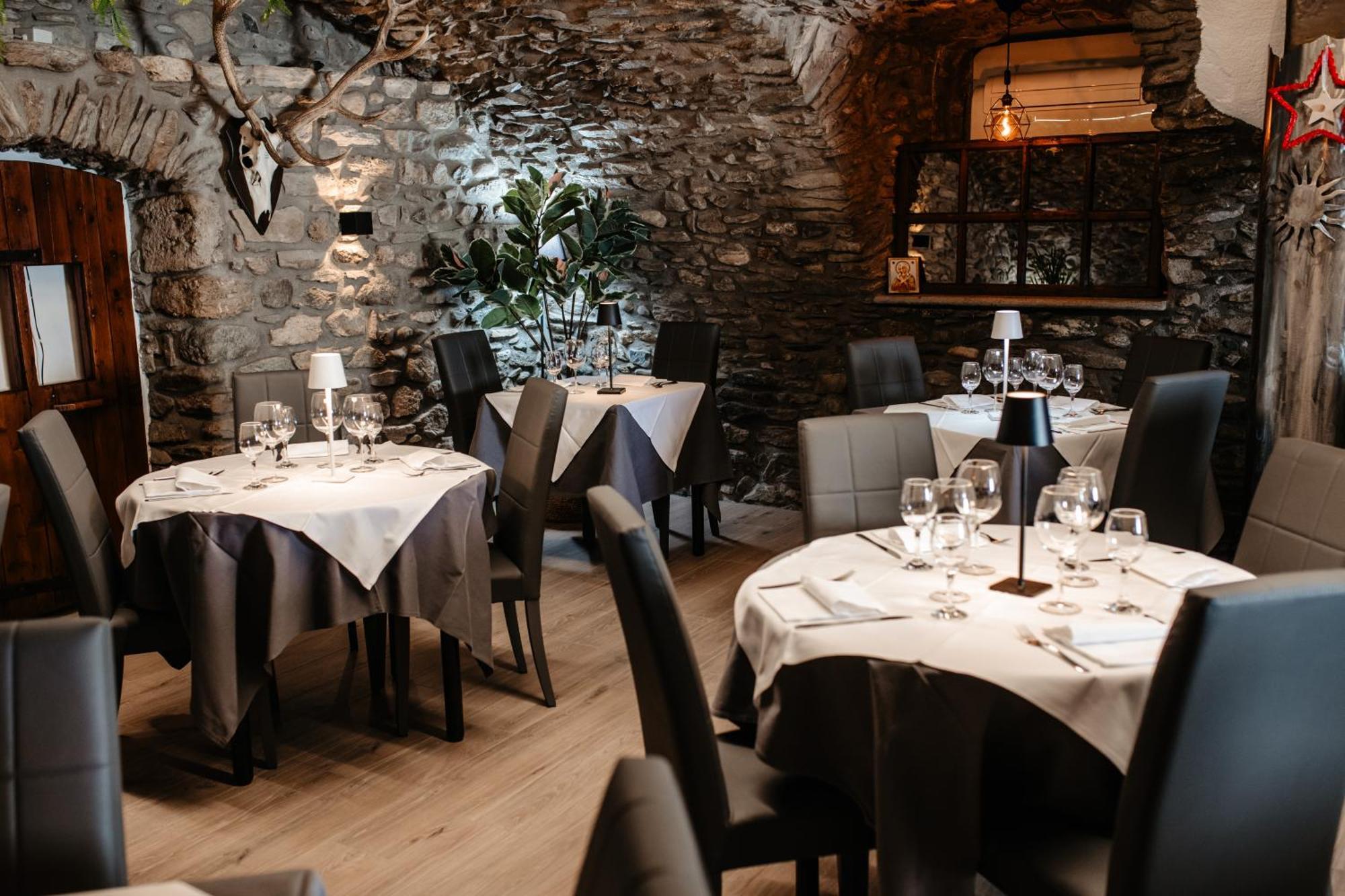 Il Cervo Chambres D'Hotes Aosta Luaran gambar